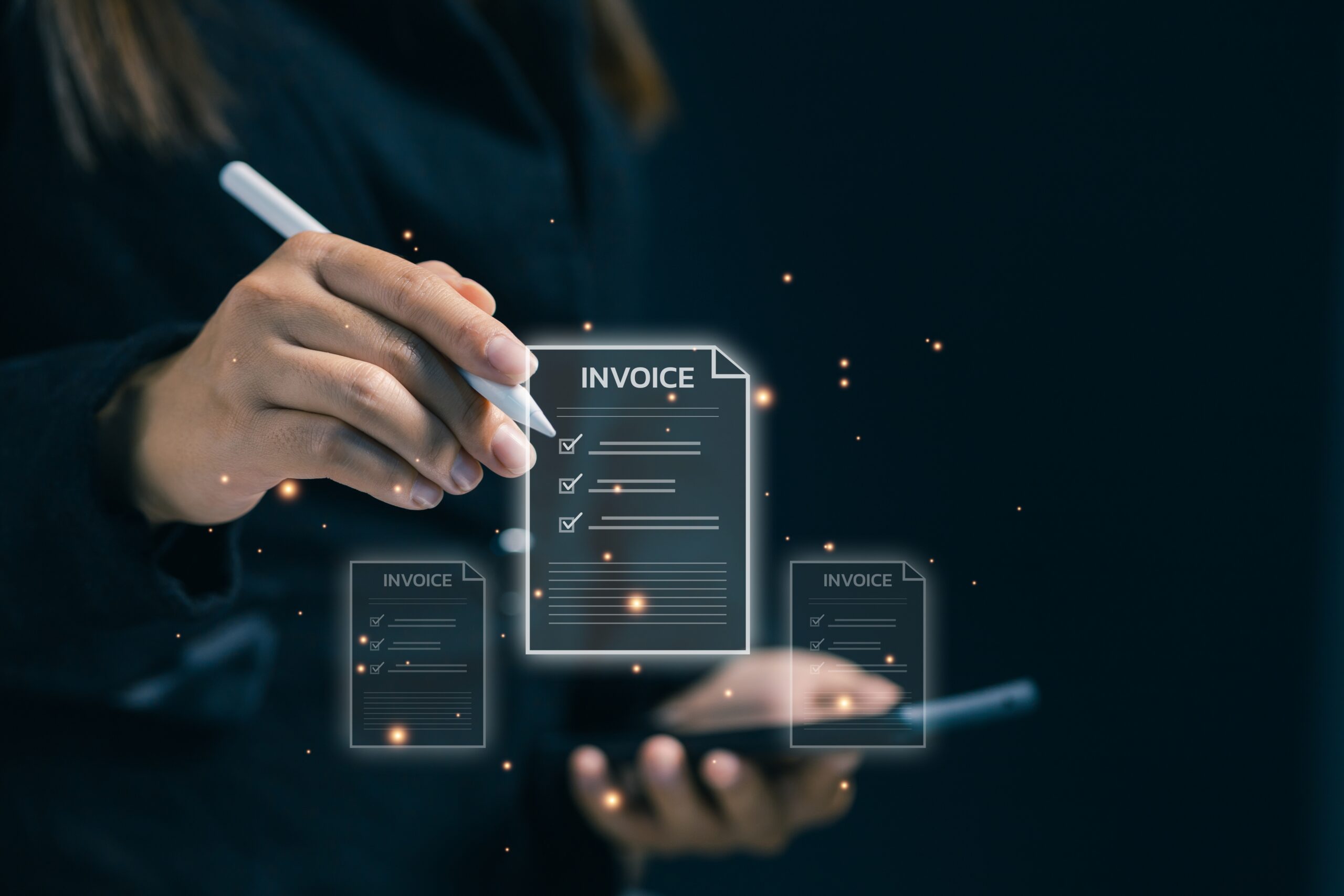 Stylised visual of a businesswoman creating e-invoices with an online invoice generator in Malaysia.