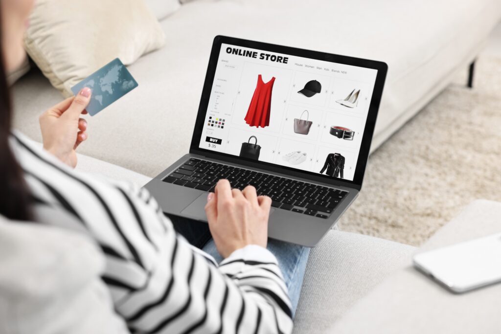 Online shopper choosing how to pay shows the importance of multiple payment methods in Malaysia