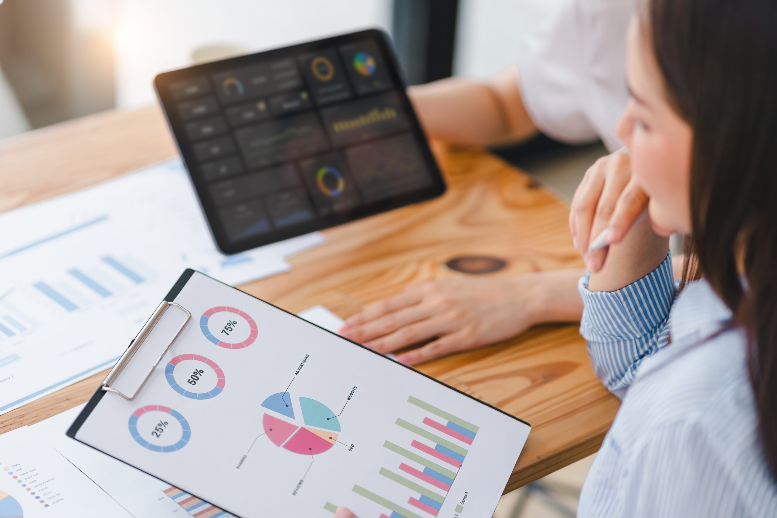 A finance team tracking metrics to plan subscription billing migration without losing customers.